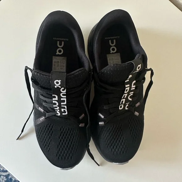 - On Cloudsurfer - Picture 4 of 7